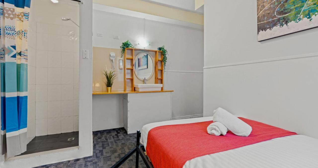 Hotel 64 Sydney Bagian luar foto